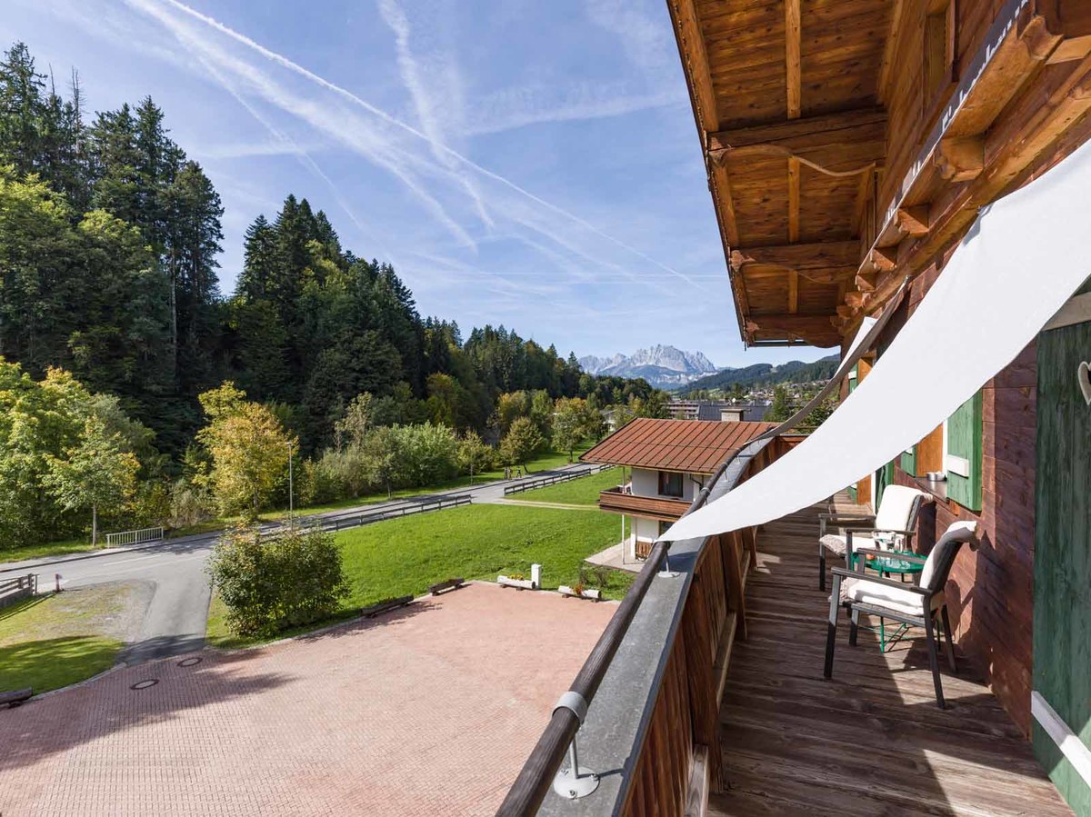 Hotel image carousel