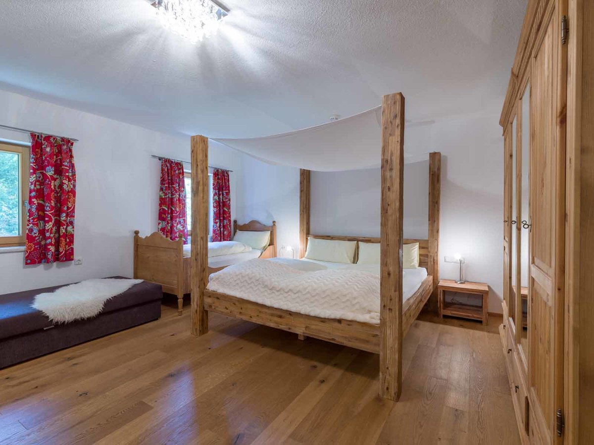 Hotel image carousel